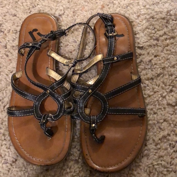 Report Shoes - Black strappy sandals